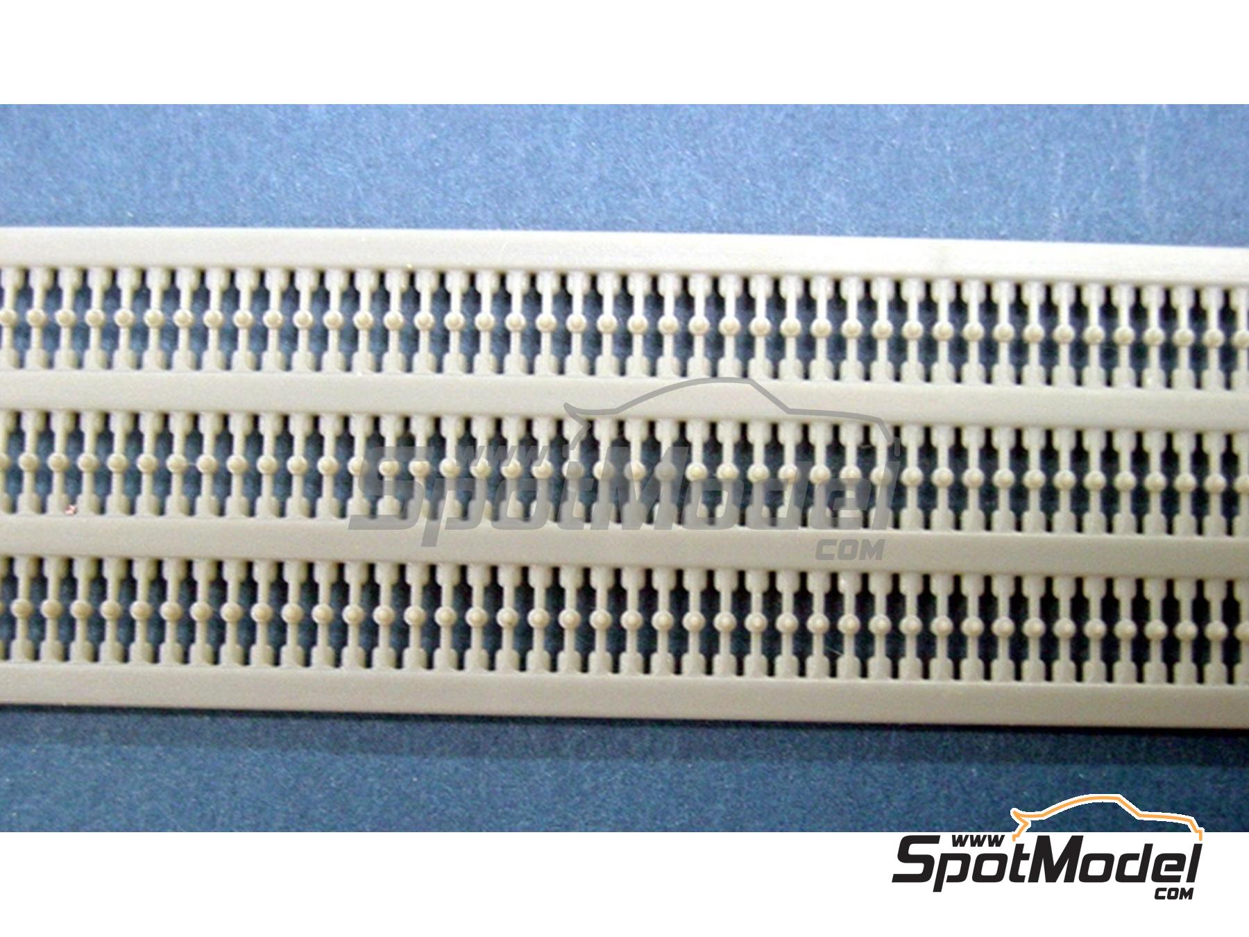 Model Factory Hiro P941: Chain set 1/12 scale - Chain link by link